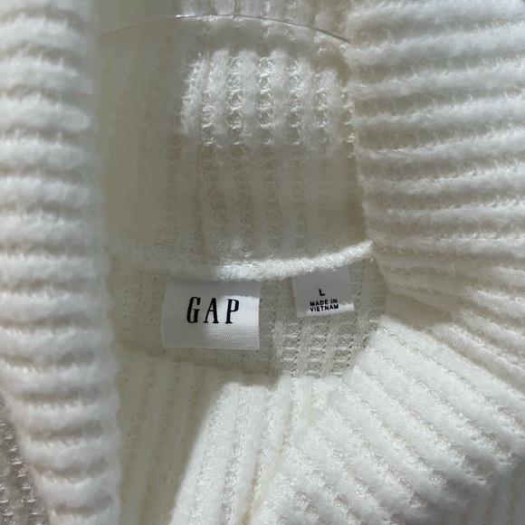 GAP Ivory Turtleneck Sweater - Picture 2 of 3